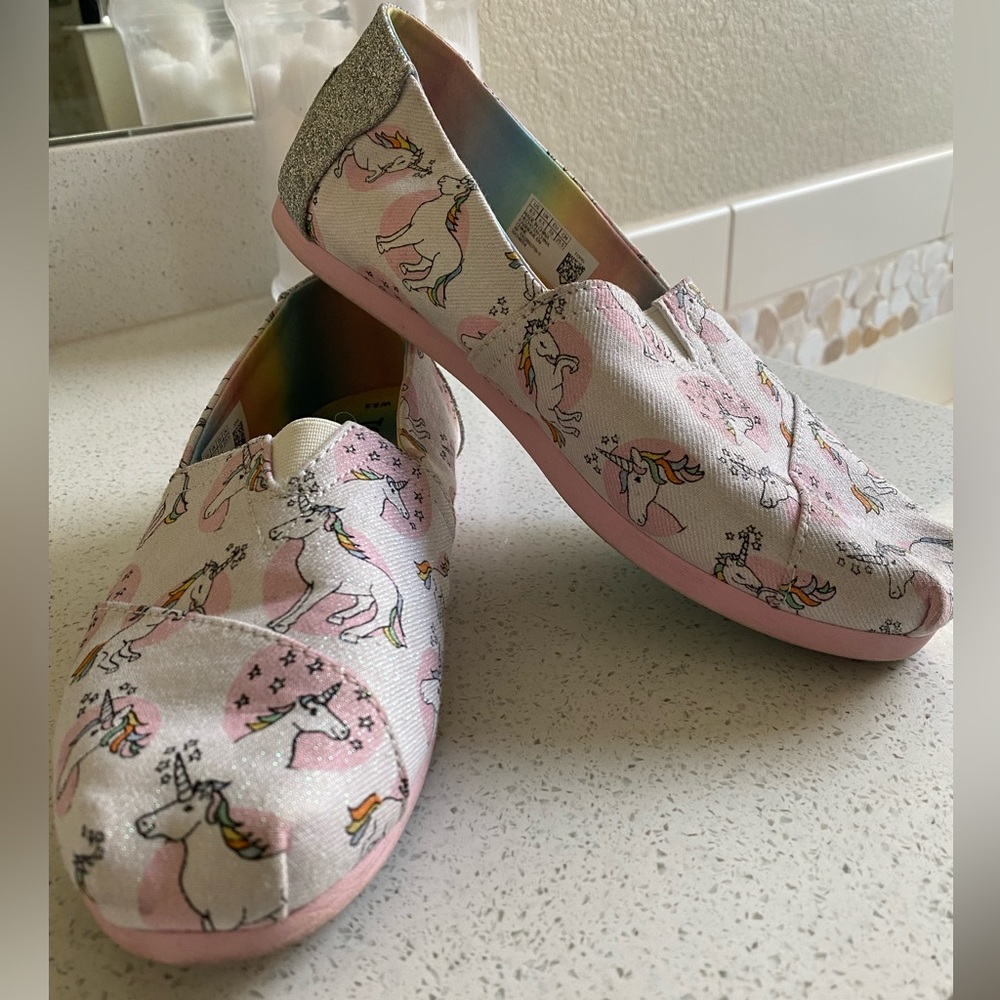 Toms limited edition unicorn shoes, EUC, women’s 8.5